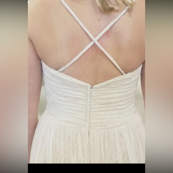 David's Bridal Galina Soft Lace Wedding Dress With Pleated Top Size 8 - Picture 10 of 13